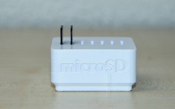 DSC_1054 (Neue Größe 1) microSD-Karten-Organizer (bis 7 microSD-Karten)