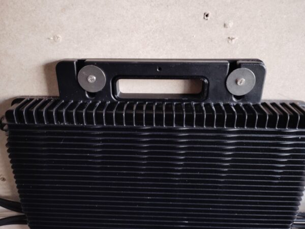 Wandhalter für Hoymiles HMS-2000-4T Mikrowechselrichter